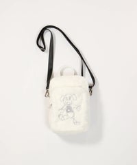 フェイクファー刺繍ポシェット（ホワイト）