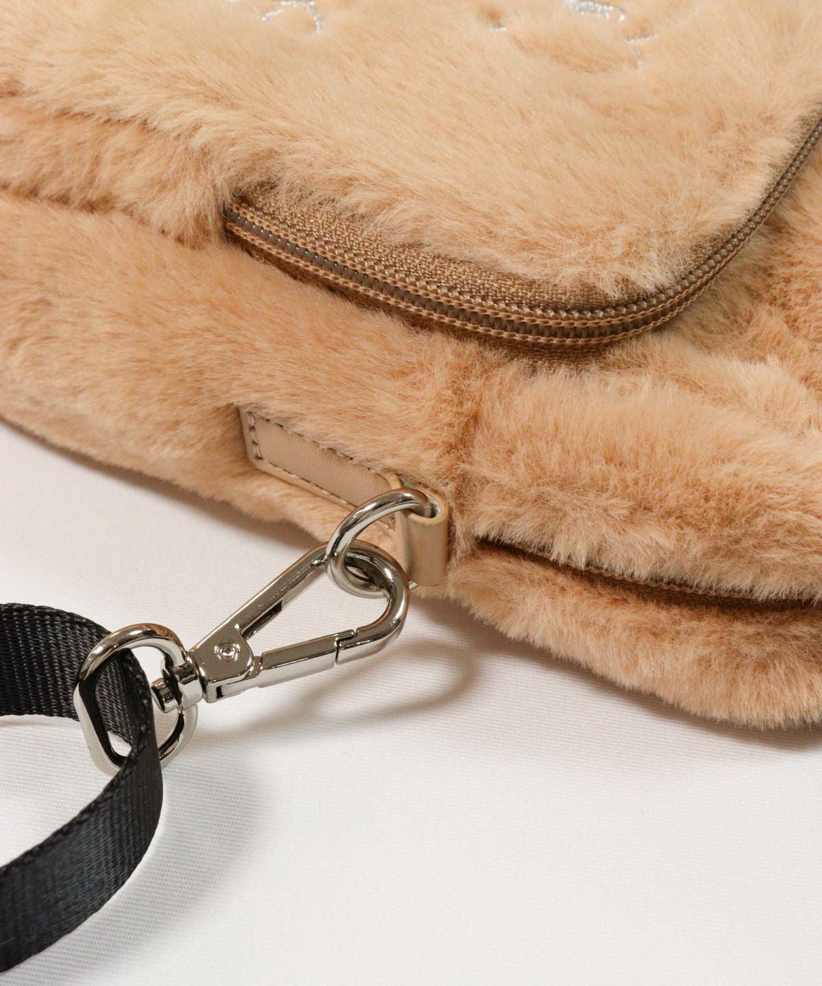 ショルダーベルト取付部分（ベージュ）