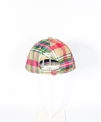 立体ロゴ刺繍キャップ後（ベージュ）