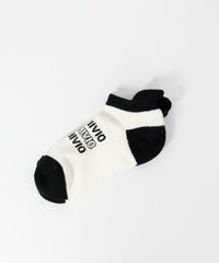 ポンポンつきショートソックス（ブラック）