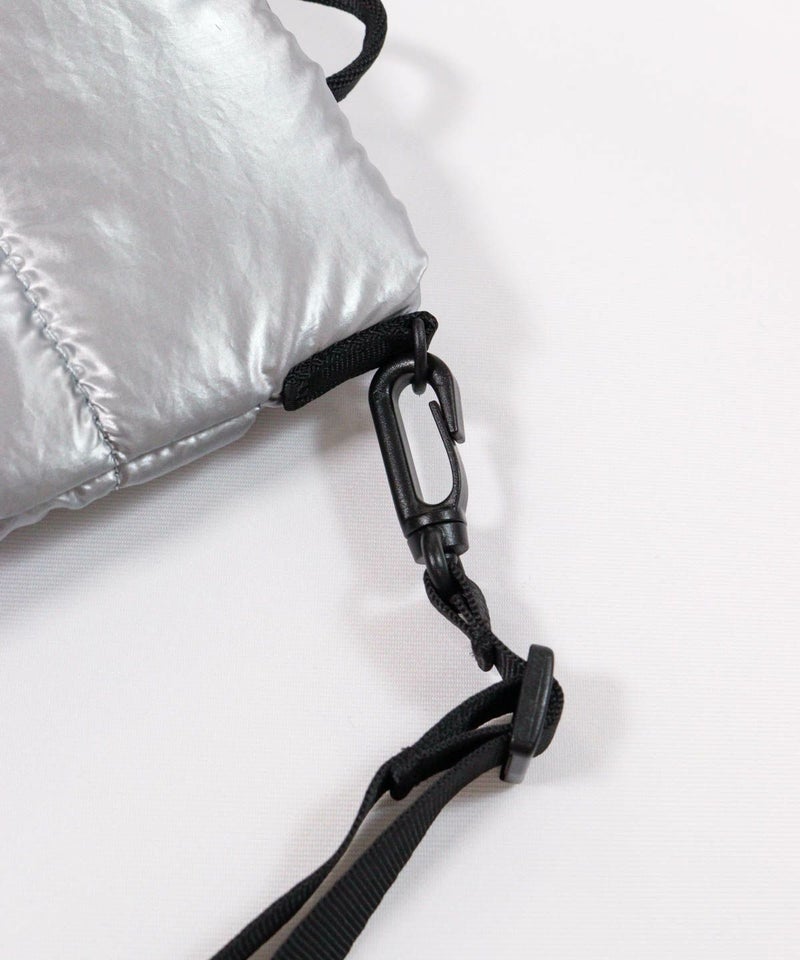 ショルダーストラップ取付部分（ライトグレー）