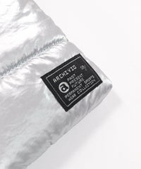 ロゴタグ部分（ライトグレー）