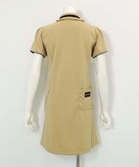  リブフリル襟ジップワンピース後（ベージュ）