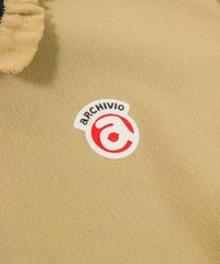 ロゴデザイン部分（ベージュ）