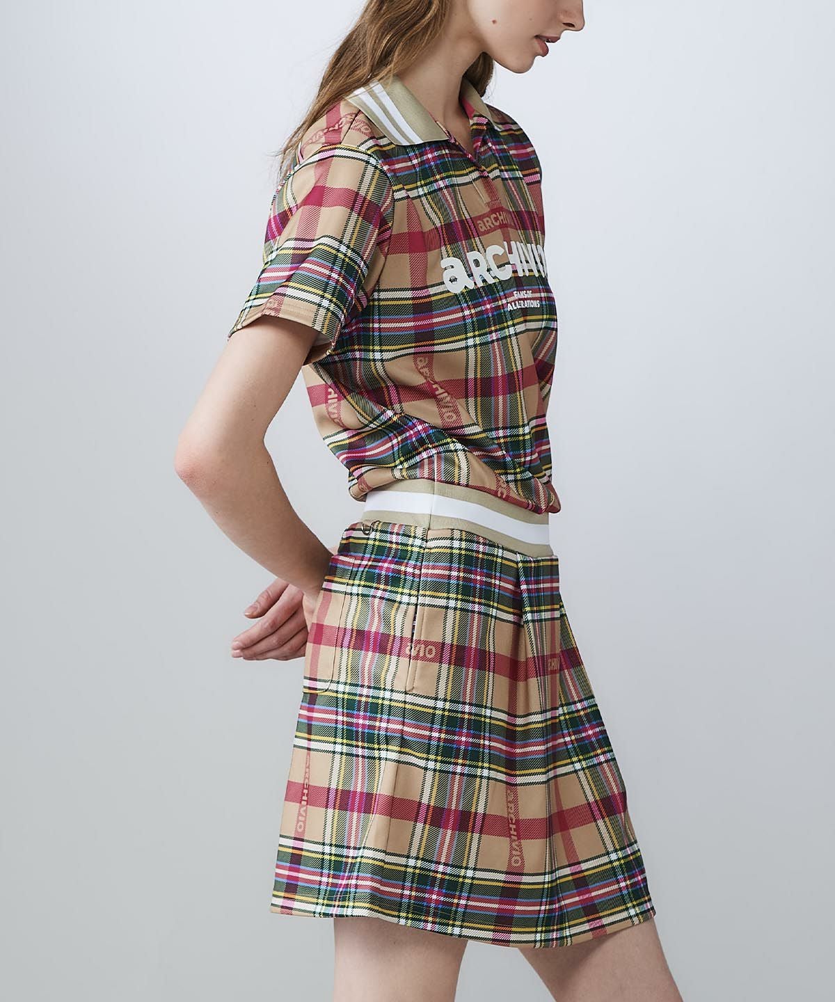 モデル着用画像（ベージュ）