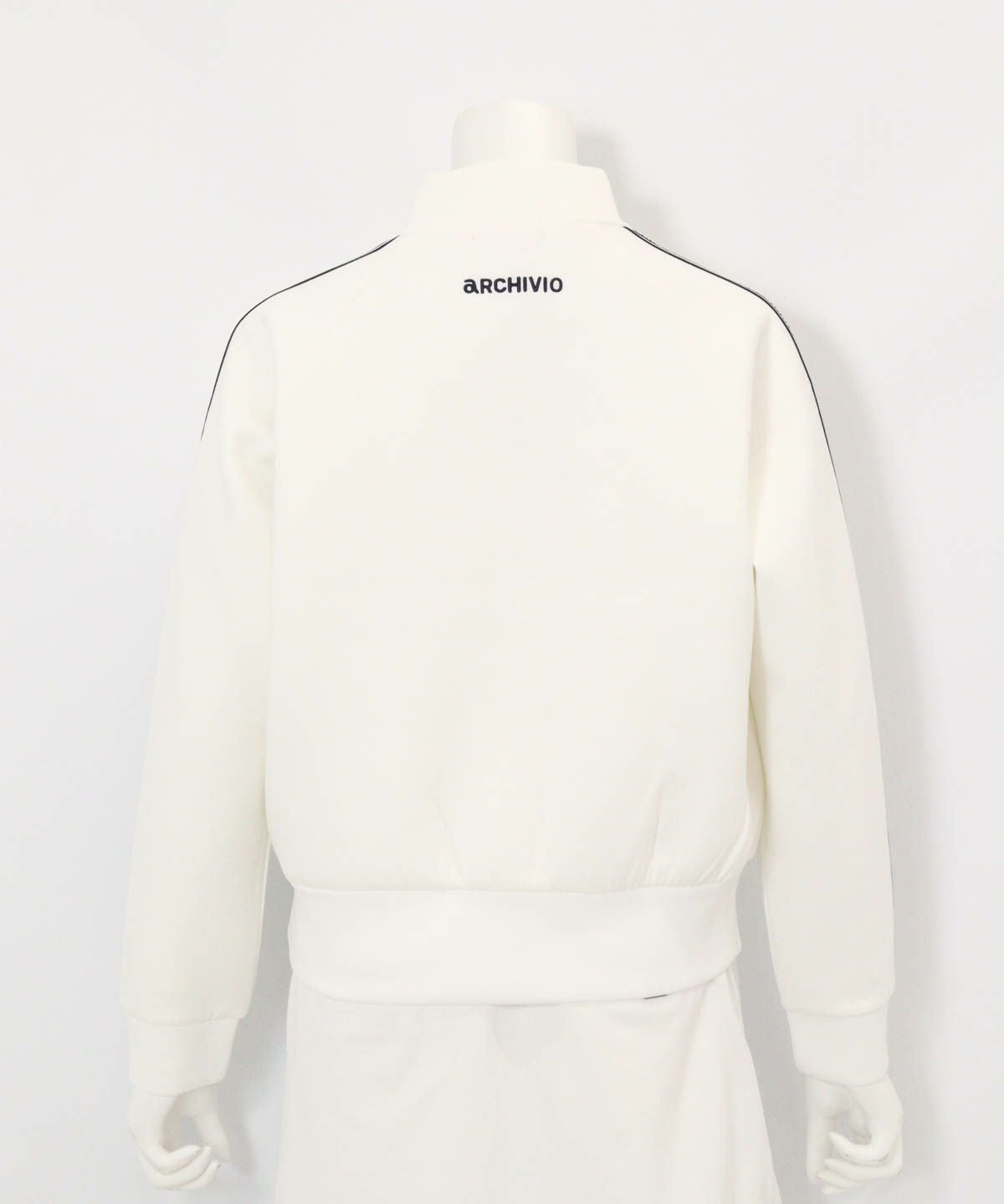 フリルポケットダンボールブルゾン|アルチビオ - ゴルフウェアや婦人服通販