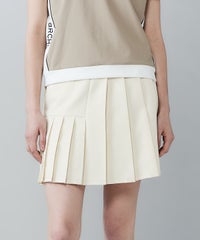 モデル着用画像（ベージュ）