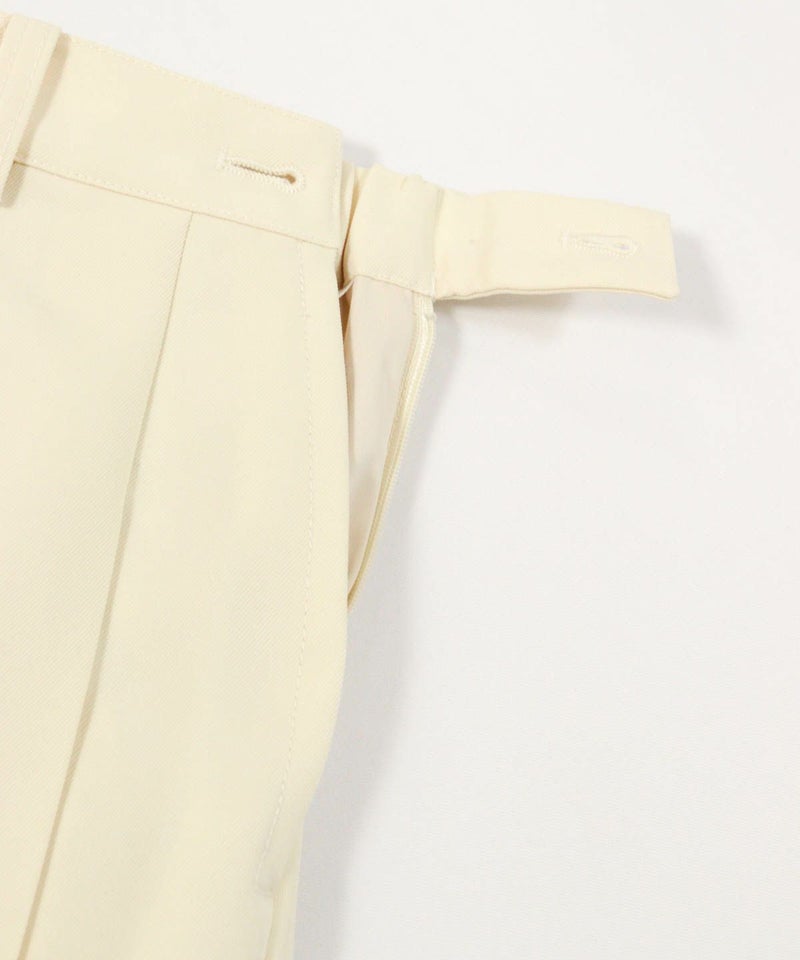 ウエストボタン部分（ベージュ）