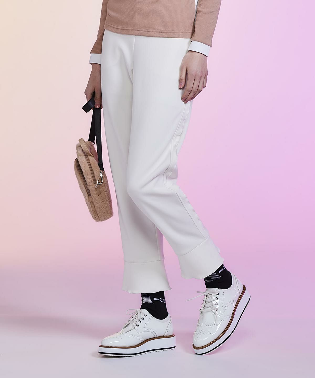 モデル着用画像（ホワイト）