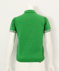 ステッチ風プリントニットポロシャツ後（グリーン）