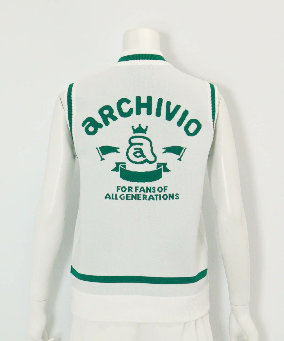 ジップアップジャガードニットベスト後（ホワイト）