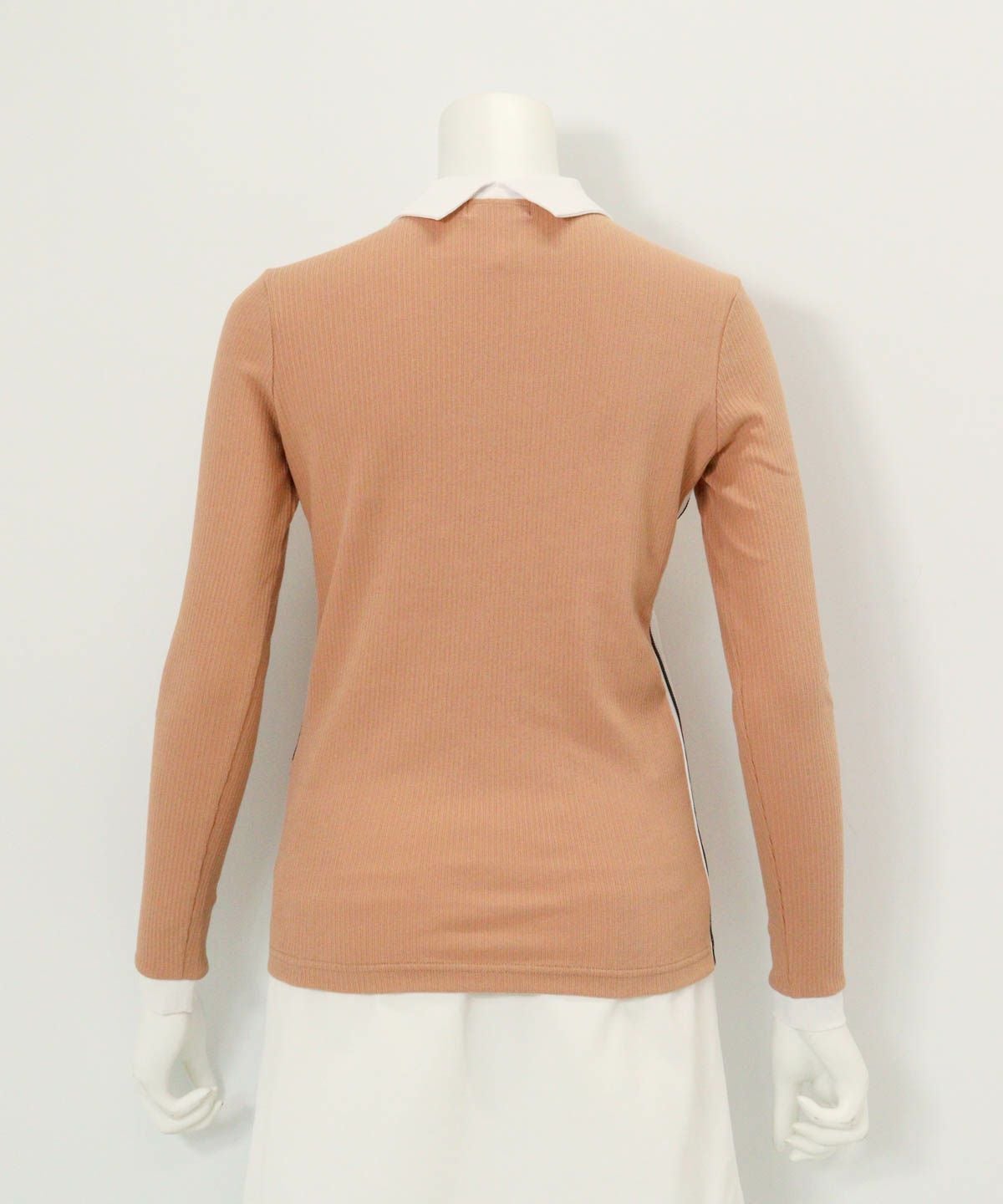 配色リブプルオーバー後（ベージュ）