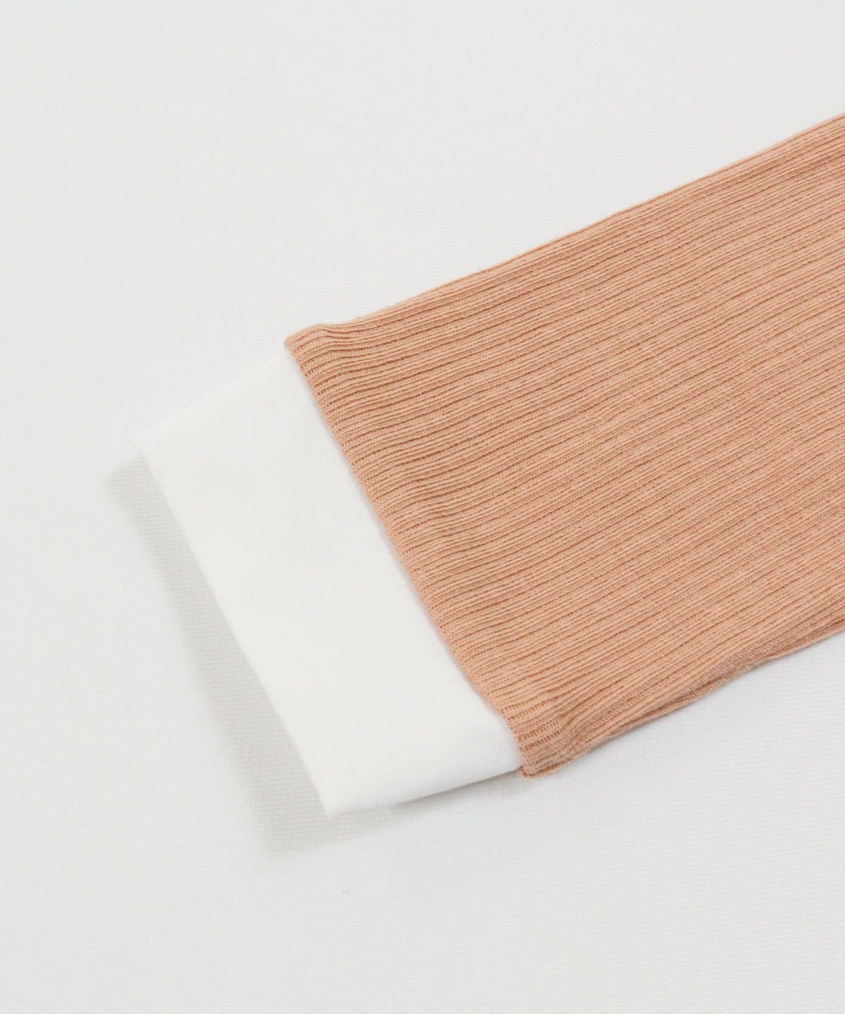 袖口部分（ベージュ）