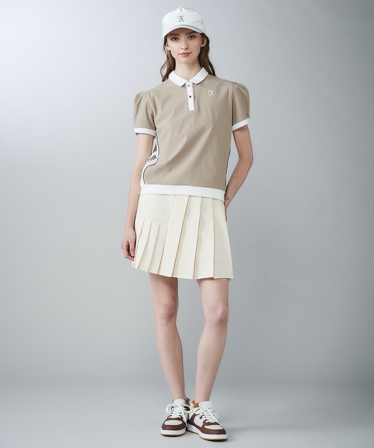 モデル着用画像（ベージュ）