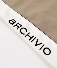 ロゴデザイン部分（ベージュ）