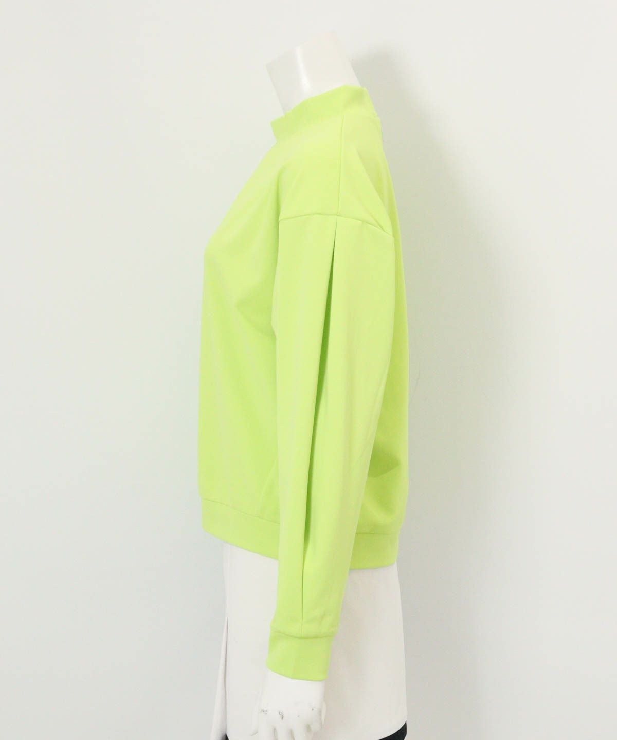 タック袖UV速乾プルオーバー横（ライトグリーン）