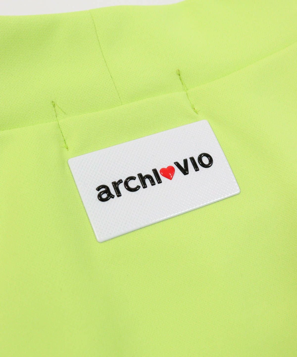 ロゴタグ部分（ライトグリーン）