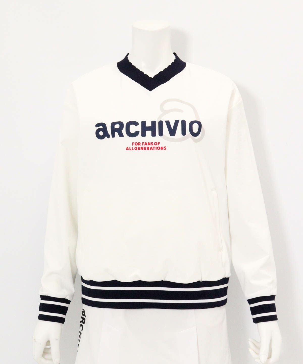 ポーチ付カレッジ風プルオーバー(ホワイト)