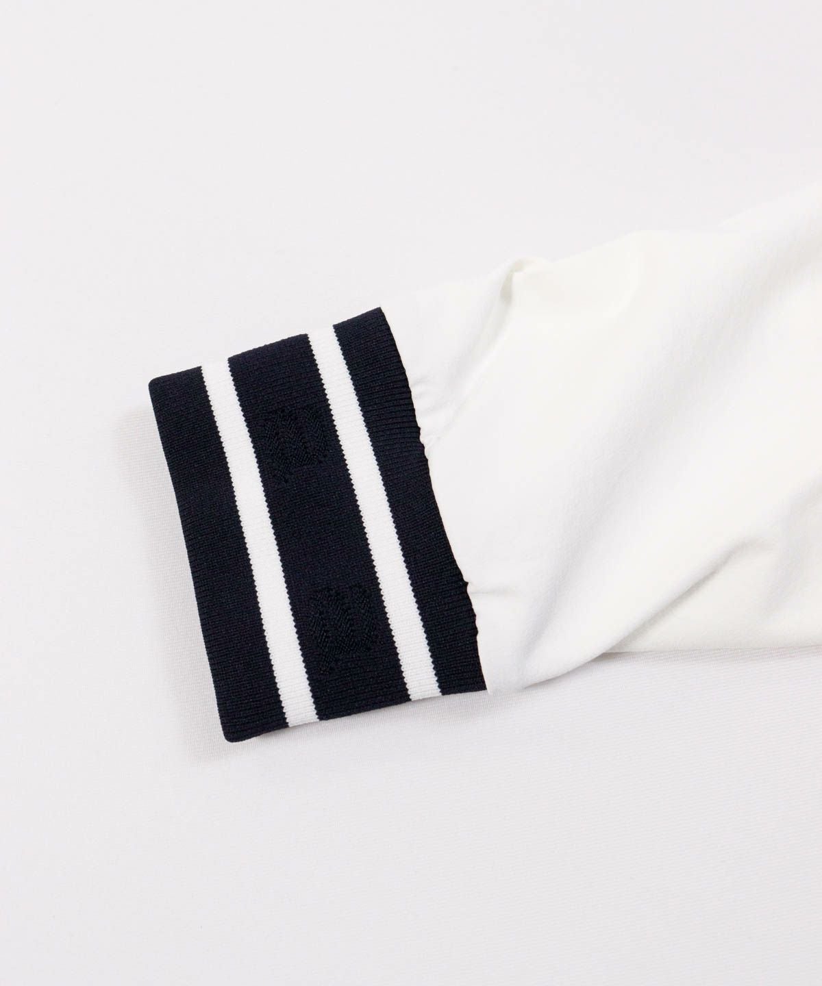 袖口部分（ホワイト）