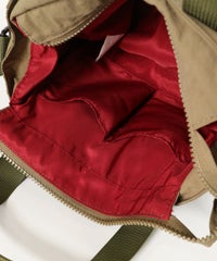 内側部分（カーキ）