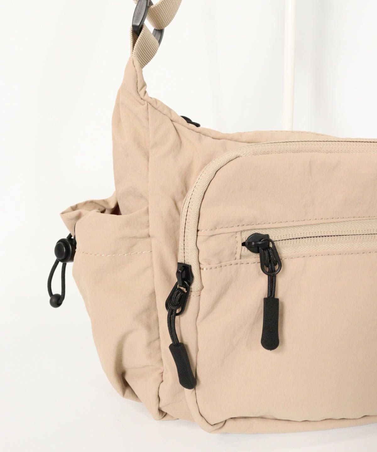 軽量撥水ナイロンショルダーバッグ|スタジオピッコーネ - ゴルフウェア