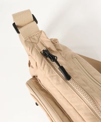 上ファスナー部分（ベージュ）