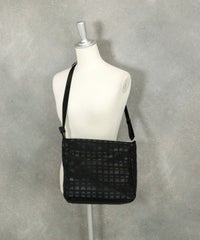 ピコ柄ショルダーバッグ（ブラック）