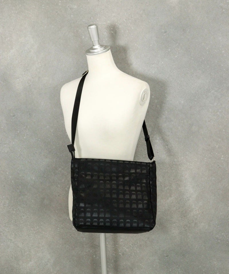 ピコ柄ショルダーバッグ（ブラック）