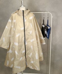 ポンチョ型ピコ柄レインコート（ベージュ）