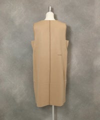 発熱保温ポンチワンピース(ベージュ)後ろ