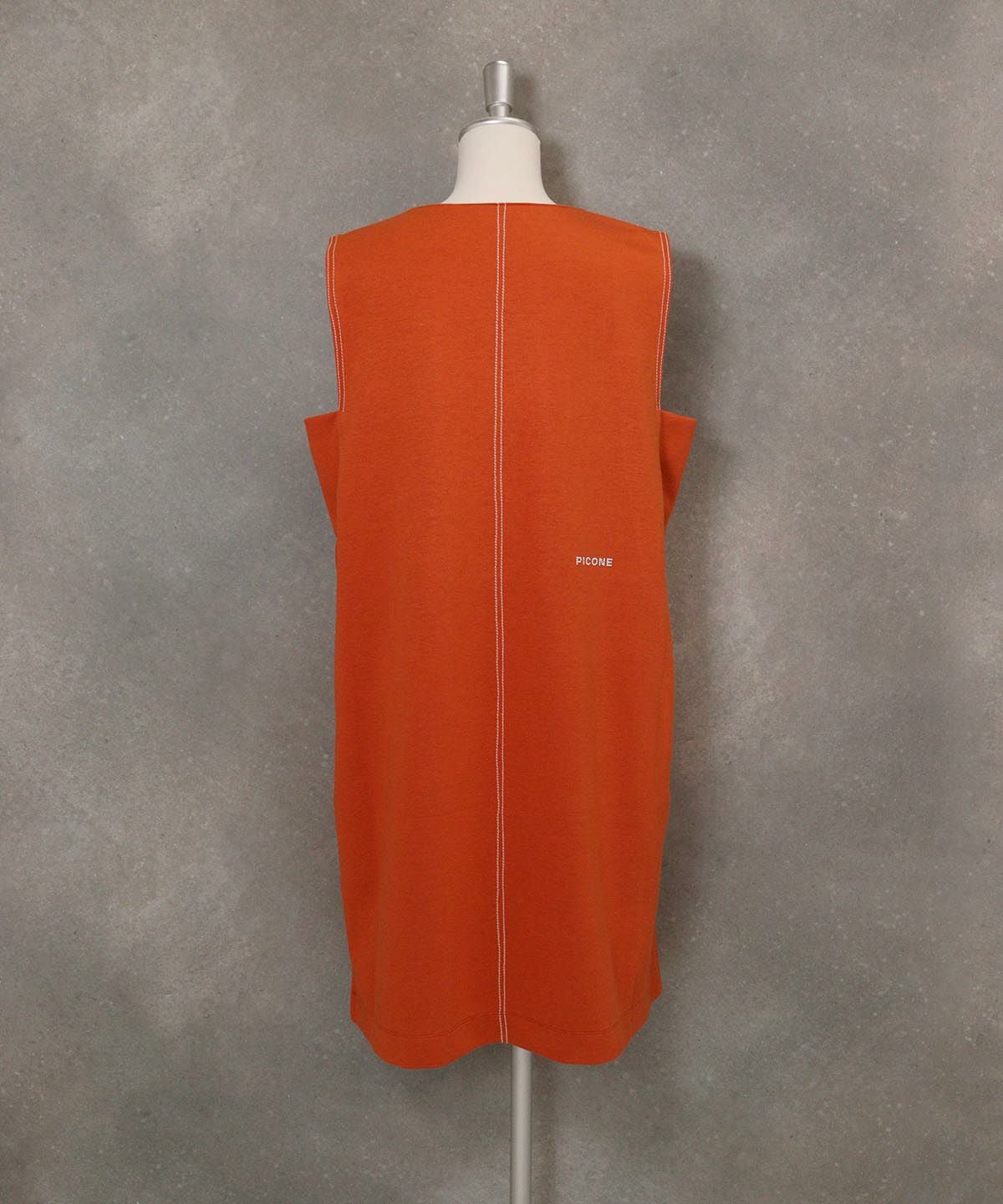 発熱保温ポンチワンピース(オレンジ)後ろ