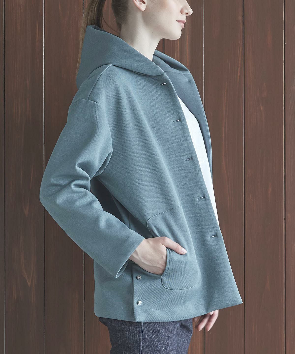 モデル着用画像（グリーングレー）