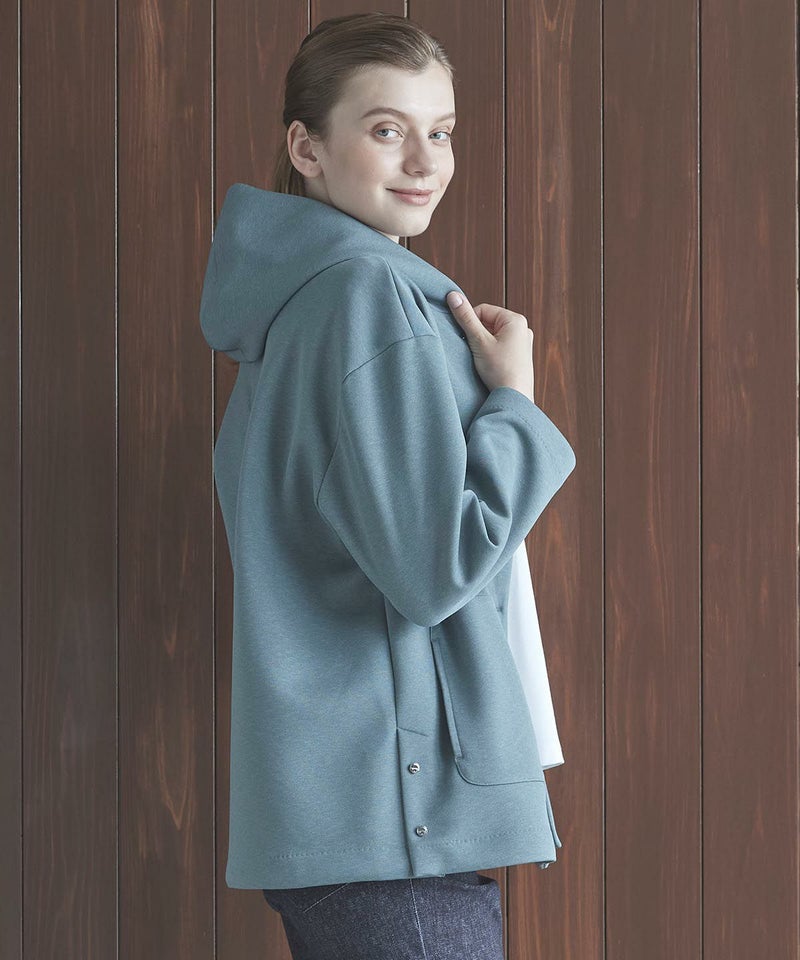 モデル着用画像（グリーングレー）