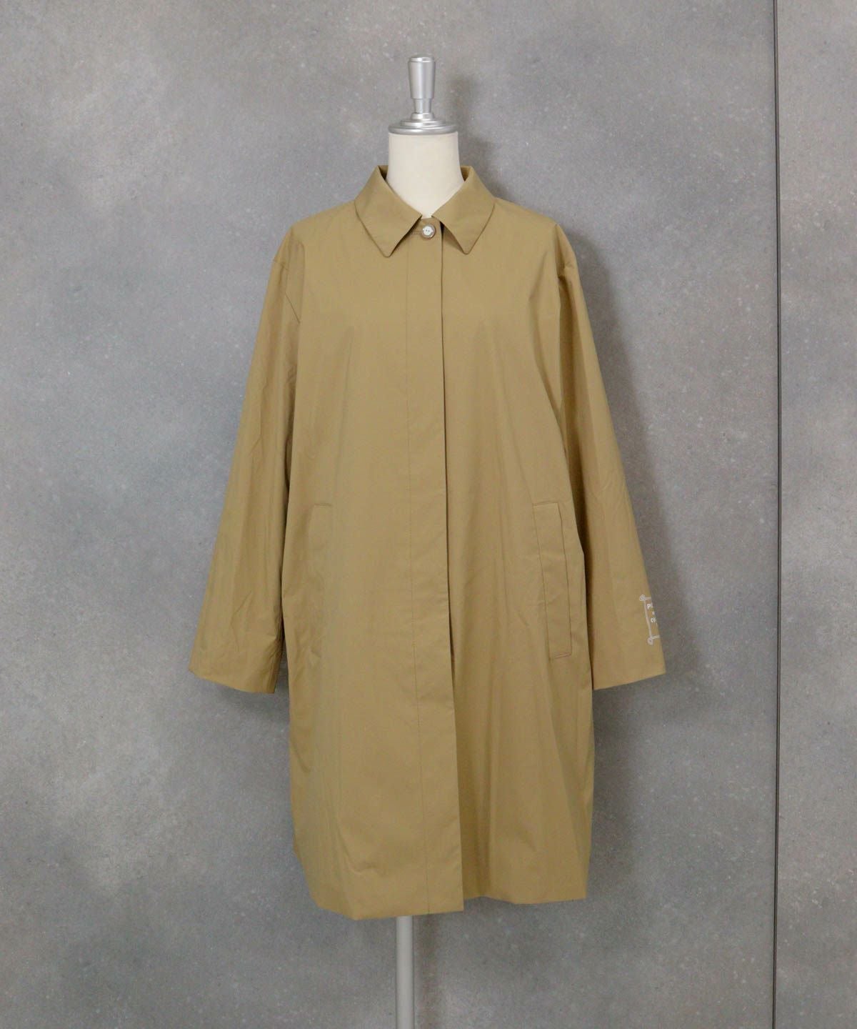 ミドル丈撥水ナイロンコート（ベージュ）