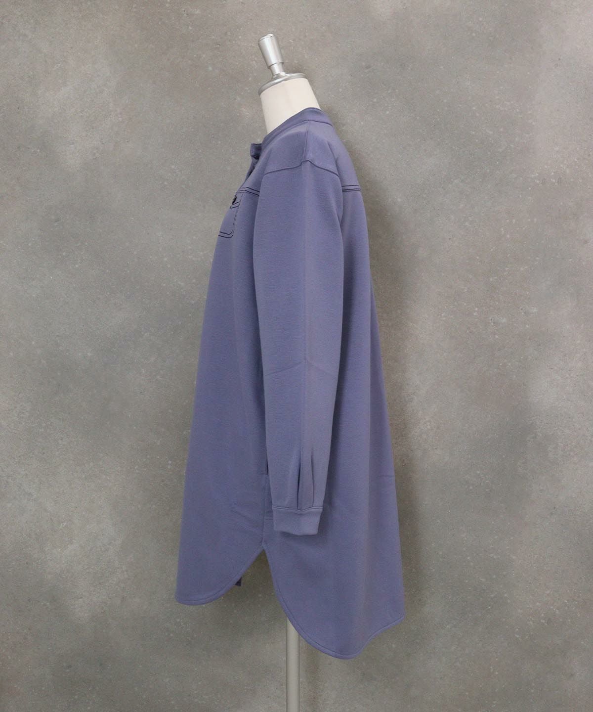 発熱保温素材ステッチブラウス(ライトブルー)横