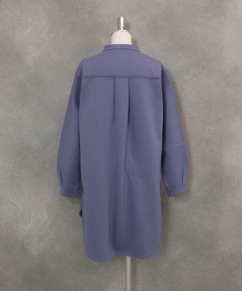 発熱保温素材ステッチブラウス(ライトブルー)後ろ