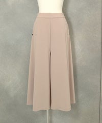 マットポンチ八分丈ワイドパンツ（ピンクベージュ）