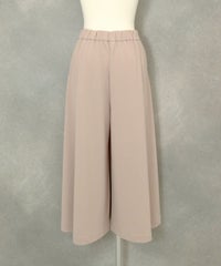 マットポンチ八分丈ワイドパンツ後（ピンクベージュ）
