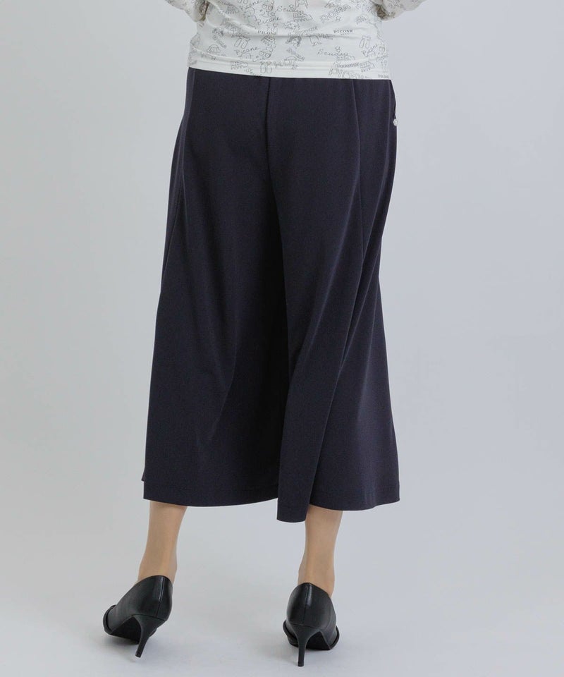 モデル着用画像（ネイビー）