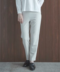 モデル着用画像（ベージュ）