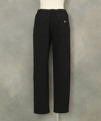ベーシックテーパードパンツ後（ブラック）