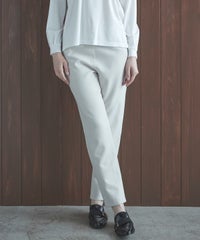 モデル着用画像（ベージュ）