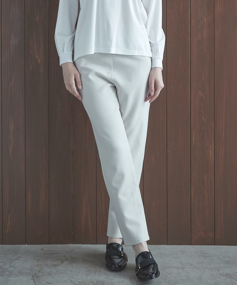 モデル着用画像（ベージュ）