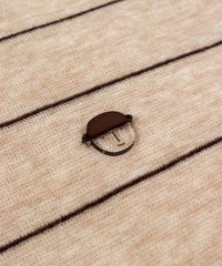 胸元デザイン部分