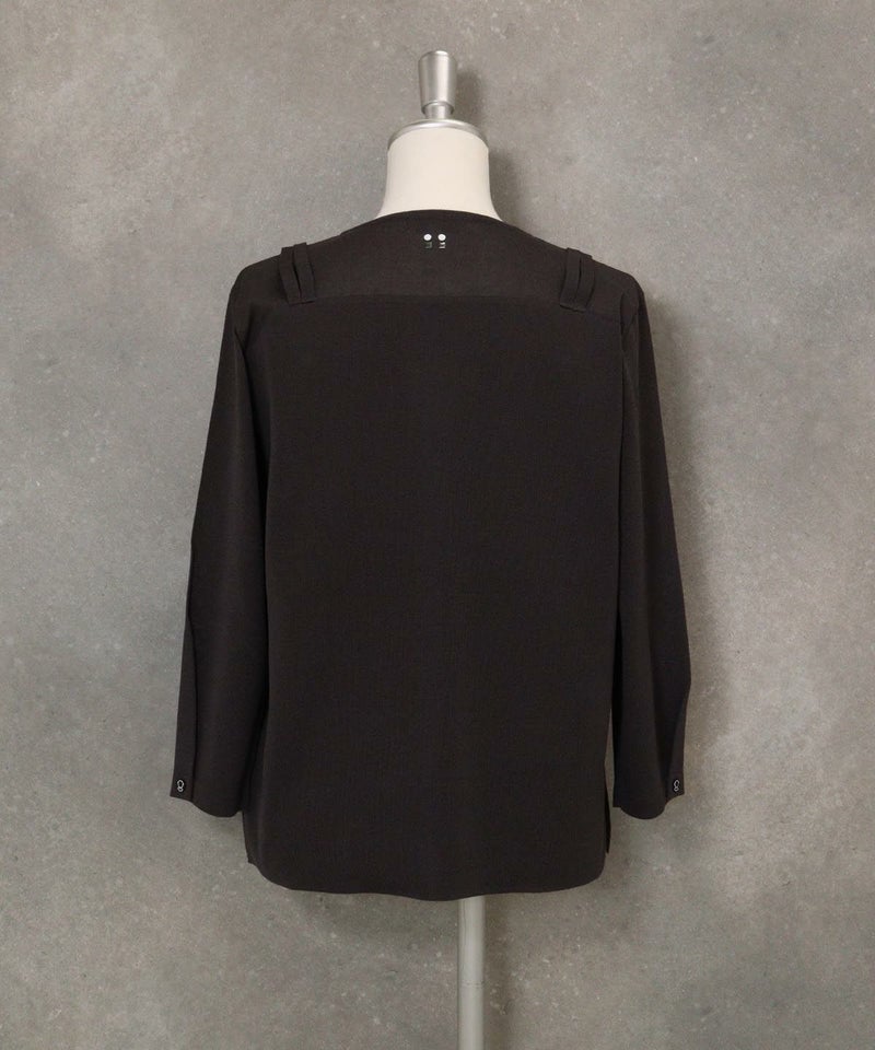 レイヤード風デザインニット(グレー)後ろ