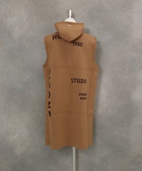 フード付ロングニットベスト(ベージュ)後ろ