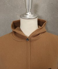 首元アップ(ベージュ)