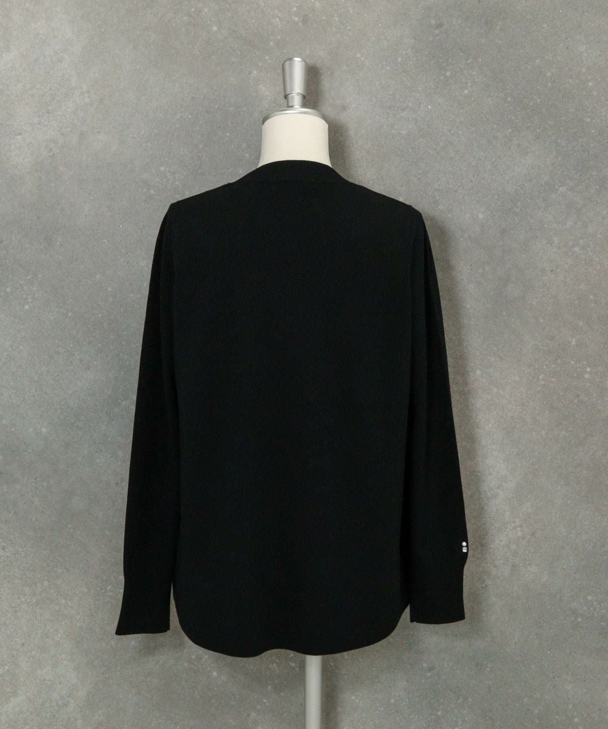 フロッキーロゴニット（ブラック）後ろ