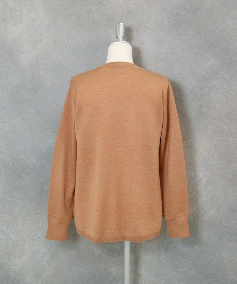 アンサンブル風2WAY刺繍ニット（キャメル）後ろ