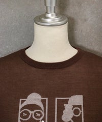 首元アップ（ブラウン）